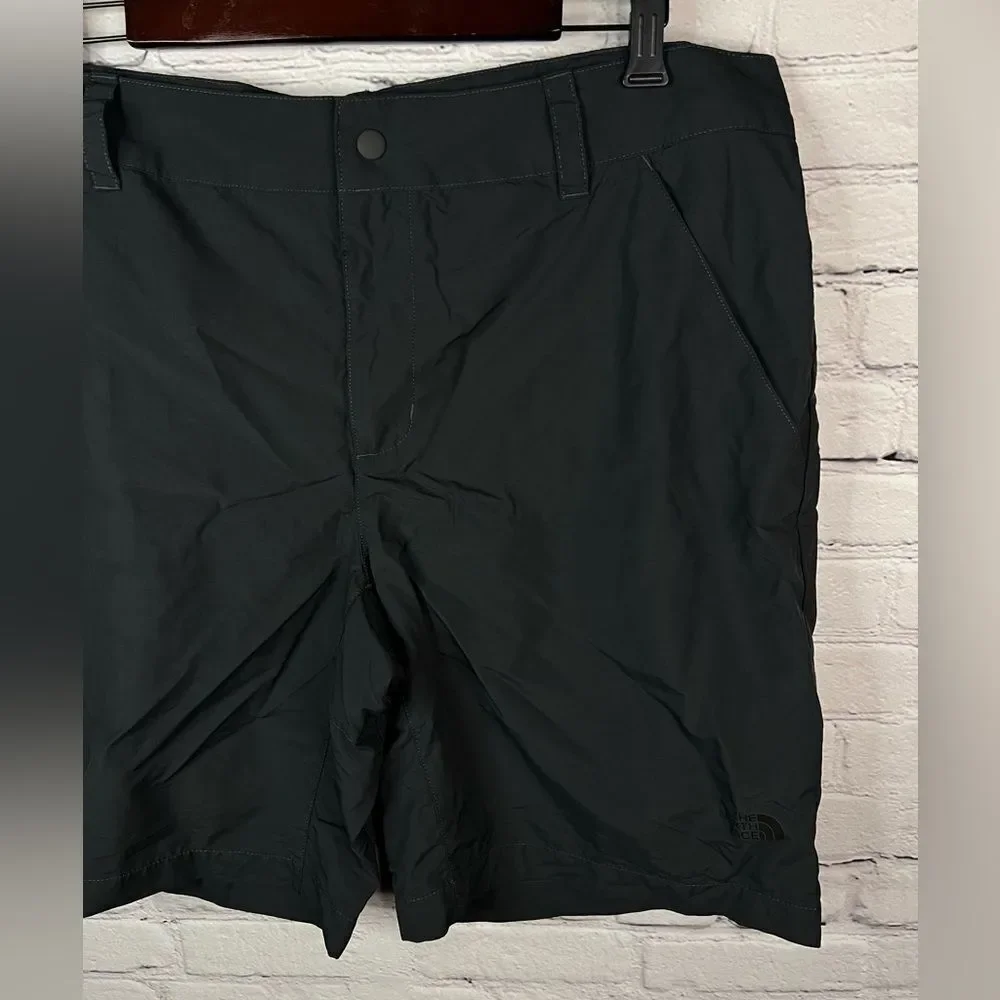 The North Face Shorts Mens 38 Black 100% Nylon Hiking Outdoor Travel‎ Flat Front